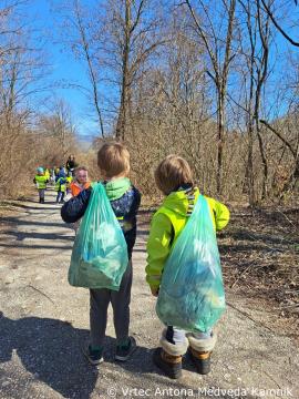 V soboto, 18. marca 2023, so se odvijale spomladanske čistilne akcije Vrtec Antona Medveda Kamnik (1)